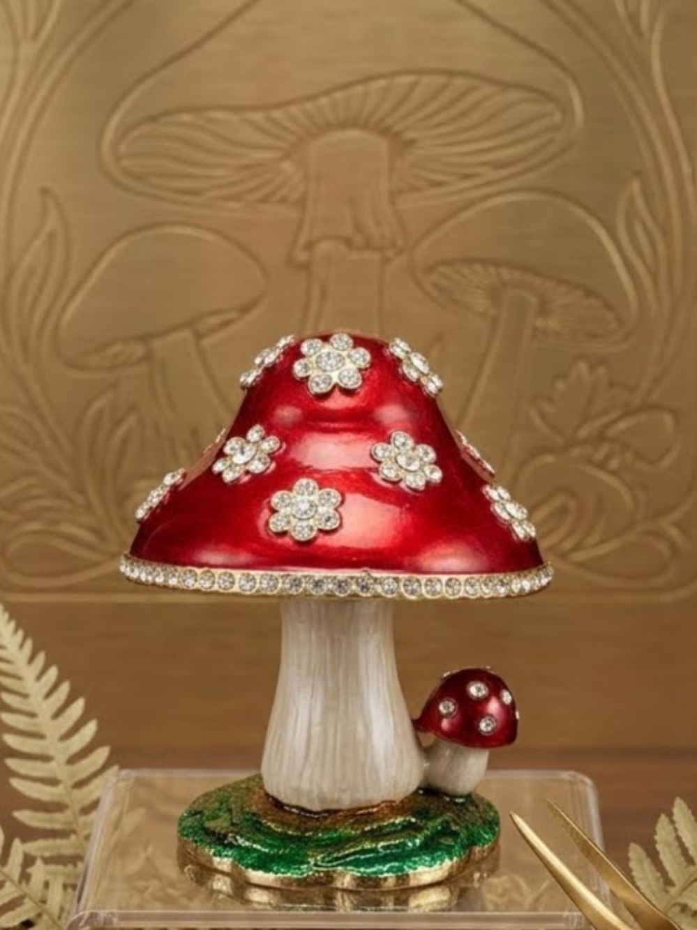 Red mushroom trinket box